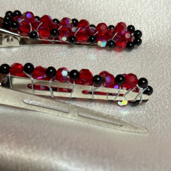Handmade 2 inch silver hair clips adorned with red Czech crystals & onyx stones - Picture 3 of 5
